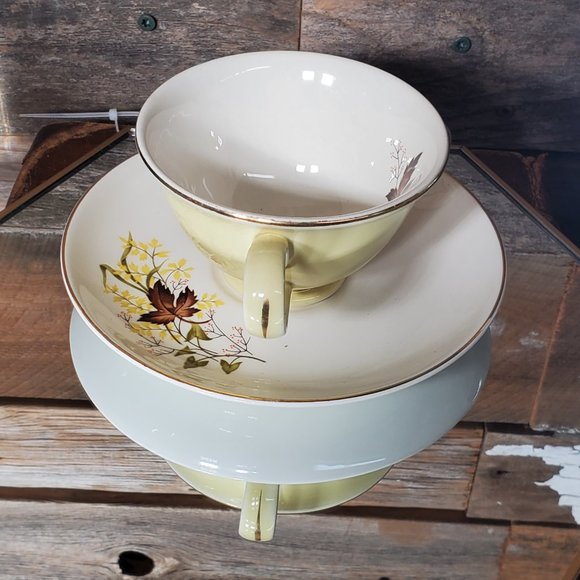 Taylor Smith & T Leaf O Gold Footed Cup and Saucer set - Yellow - Maple Leaf - Picture 3 of 6